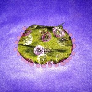 Ginger vintage satin coin purse with floral embroidered design